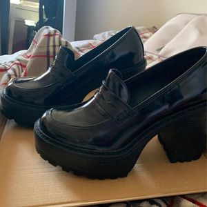 Brand new Steve Madden shoes ! Size 7.5